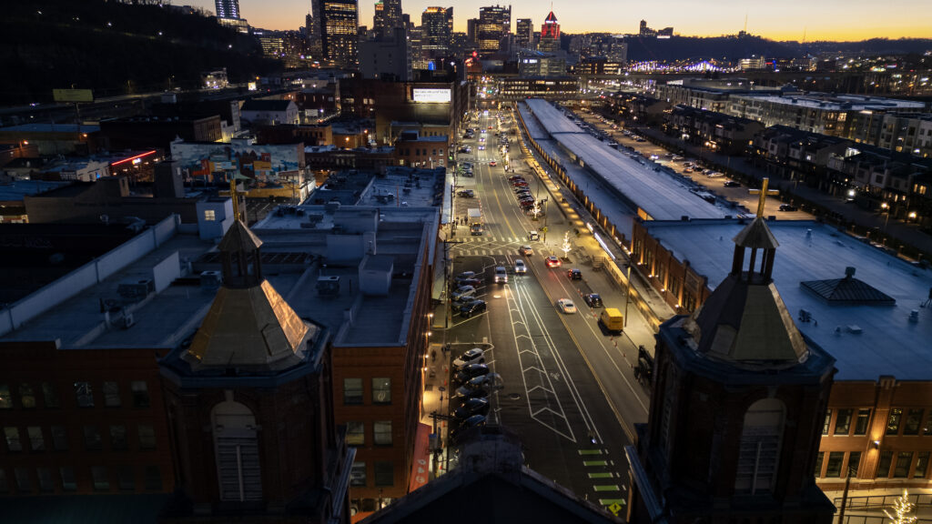 Must-do in Pittsburgh Strip District: Vibrant Nightlife and Dining